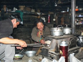 08_ Kuchyn_v-Namgungu_Horni-Dolpo
